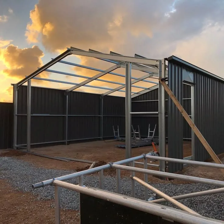 أسعار الهناجر والمستودعات الحديدية وسندوتش بانل حي الخليج 