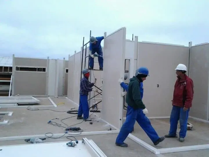 تركيب ساندوتش بانل للملاحق والغرف في حي الملقا:بأسعار مناسبة