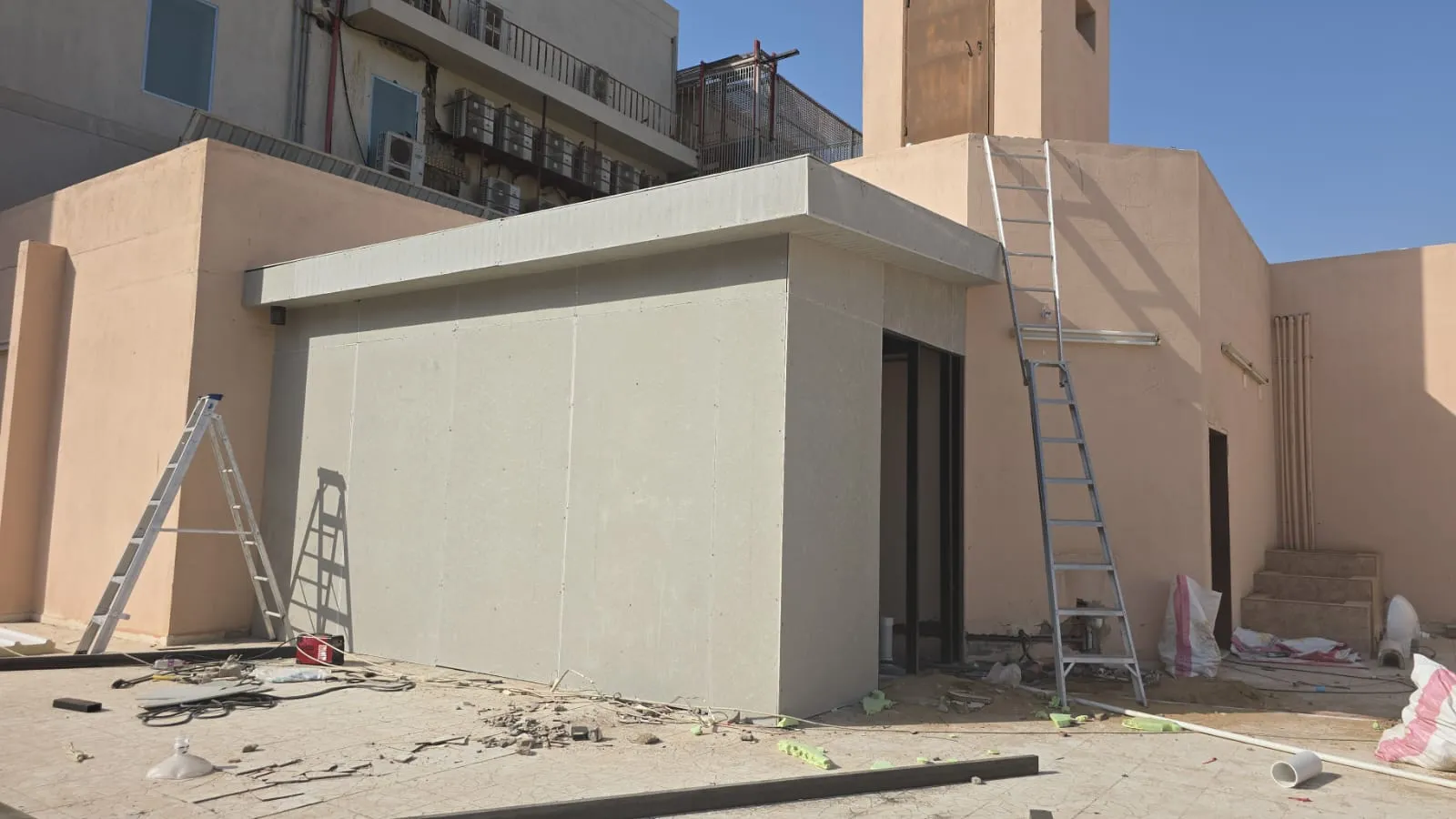 تركيب ملاحق سندويتش بانل حي القيروان والعليا بالرياض