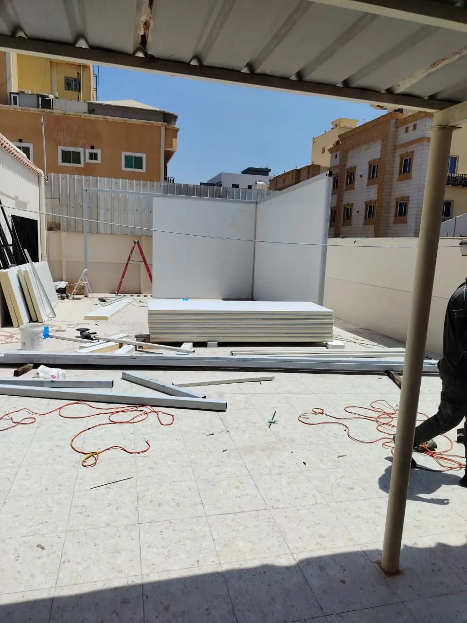 تركيب ملاحق سندويتش بانل حي القيروان والعليا بالرياض