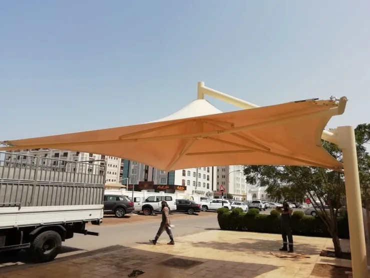 تركيب مظلات هرمية في حي الفلاح بالرياض 