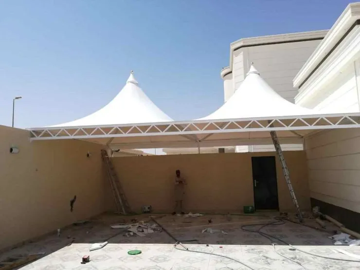 تركيب مظلات هرمية في حي الفلاح بالرياض 