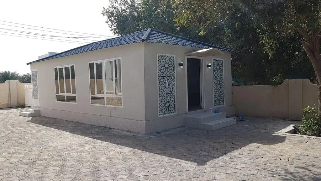 تركيب قرميد لأسطح للملاحق الخارجية حي المزاحمية 