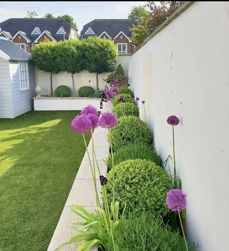 اجمل تركيب عشب صناعي لتنسيق حدائق الرياض 