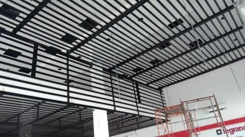 مقاول تركيب هناجر ومستودعات الساندويتش بانل 2026