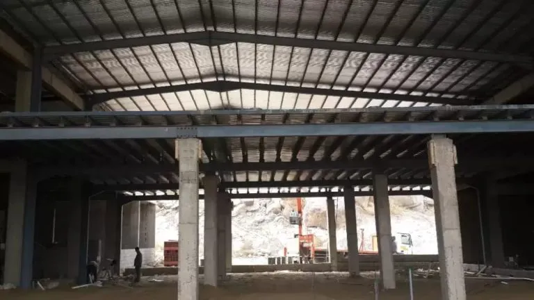 مقاول تركيب هناجر ومستودعات الساندويتش بانل 2026