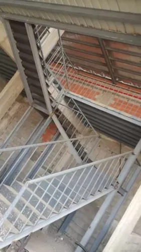 مقاول تركيب هناجر ومستودعات الساندويتش بانل 2026