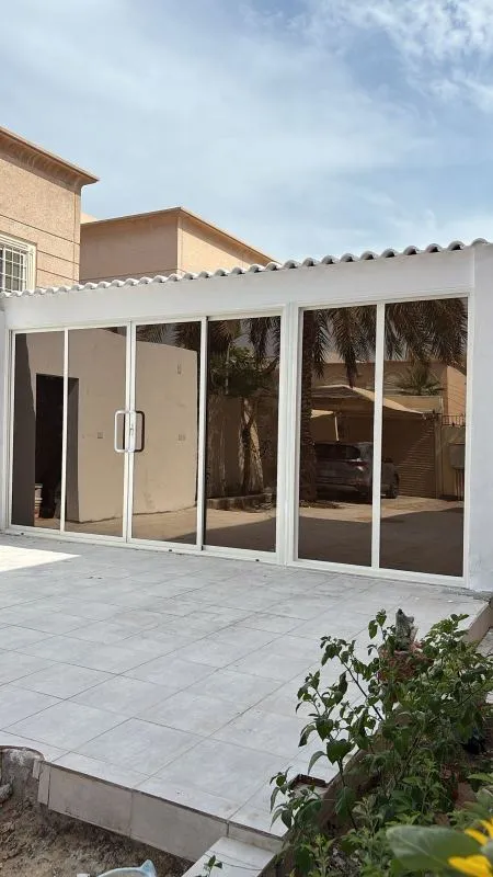 تصميم ملحق خارجي صغير في حي العارض بالرياض 