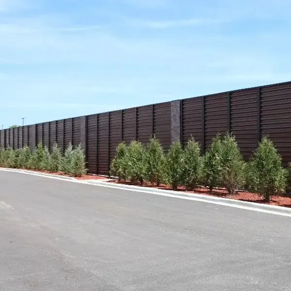 سواتر بديل الخشب بالرياض: جمال الخشب ومتانة المستقبل