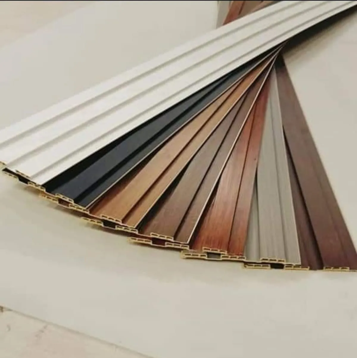 سواتر بديل الخشب بالرياض: جمال الخشب ومتانة المستقبل