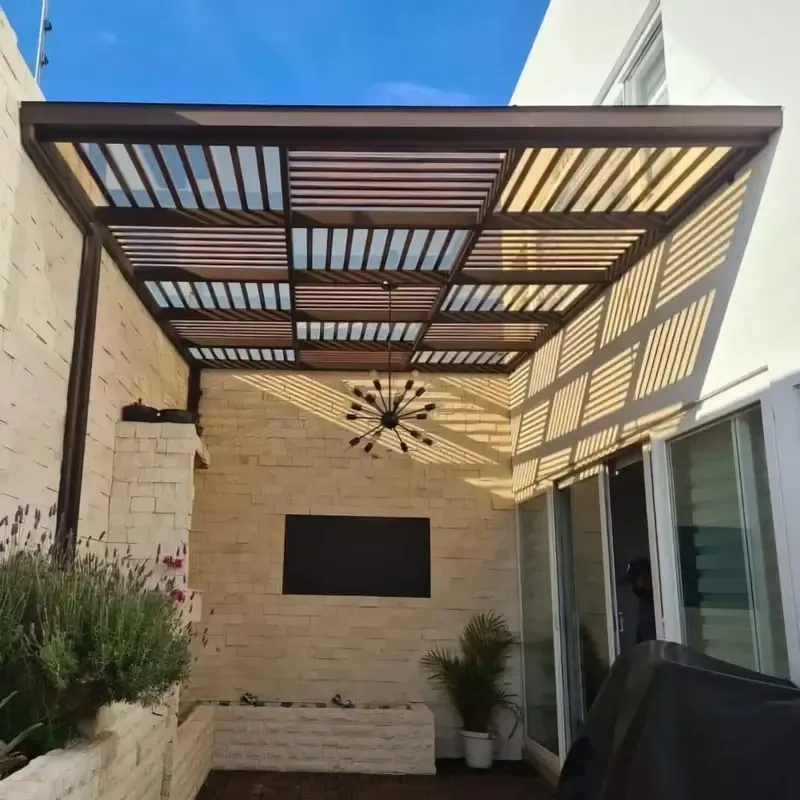 محداد مظلات جلسات خارجية وبرجولات في دار البيضاء بالرياض