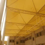 مظلات تغطية ساحات المدارس في حي الروابي بالرياض