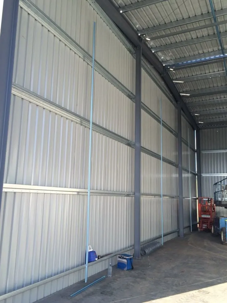 أسعار الهناجر والمستودعات الحديدية وسندوتش بانل حي الخليج 