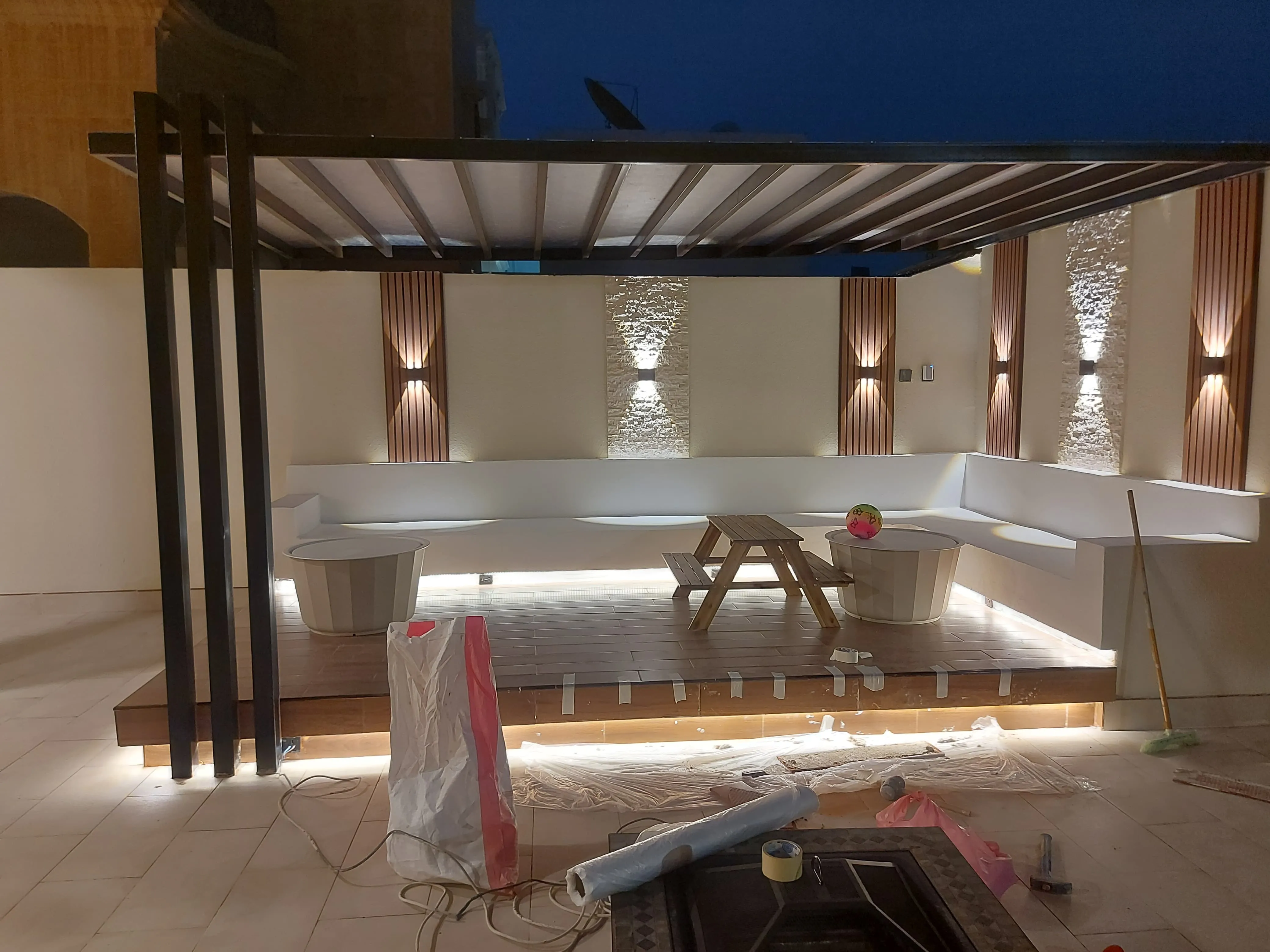 جلسات شتويه وبرجولات واحواض كلاسيكيه في حي العواد وسط الرياض