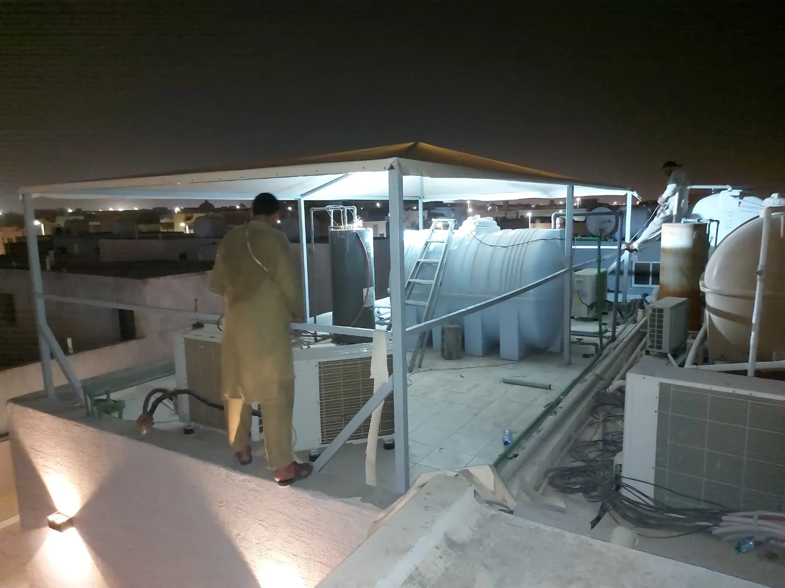 مظلات خزانات مظلات سخانات مظلات مكيفات مظلات السطح في حي لبن