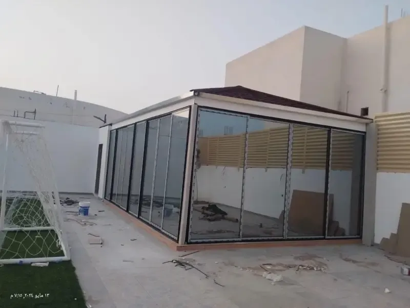 مقاول بناء مجالس زجاجية أنيقة وبسيطة بأقل تكلفة حي النسيم