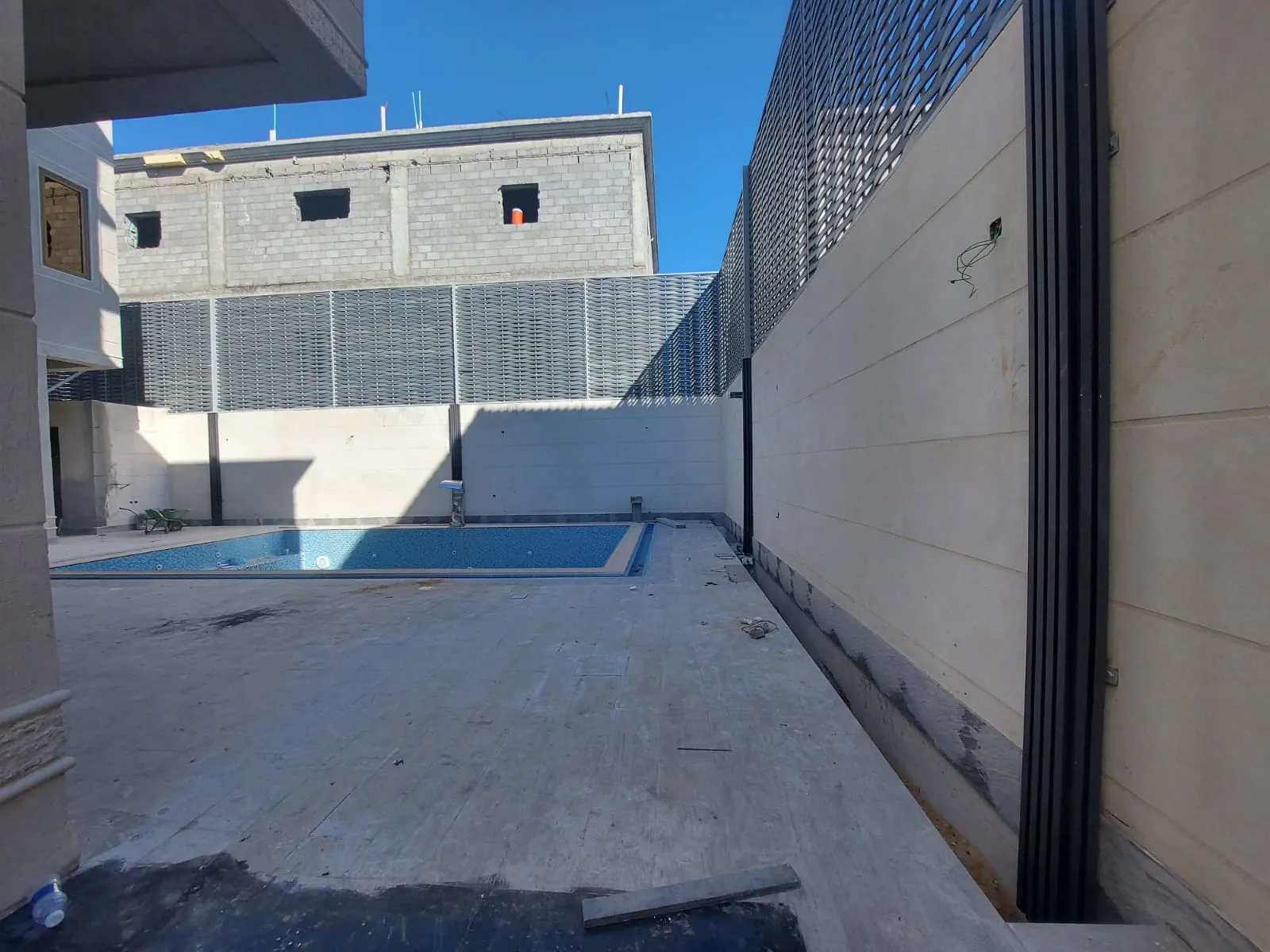 سواتر المنازل والفلل بحي النسيم انواع، الأسعار، وأحدث سواتر