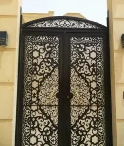 حداد منتقل في تركيب أبواب وشبابيك ونوافذحي العلياجودة عالية