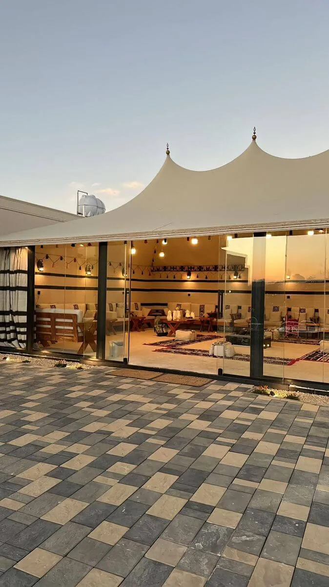 ملاحق خارجية| تركيب ملاحق ساندوتش بانل | ملاحق زجاجية فخمة 