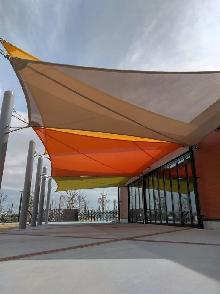 تحويل الفناء إلى واحة بالرياض:للمظلات والحدائق وتنسيق حدائق 