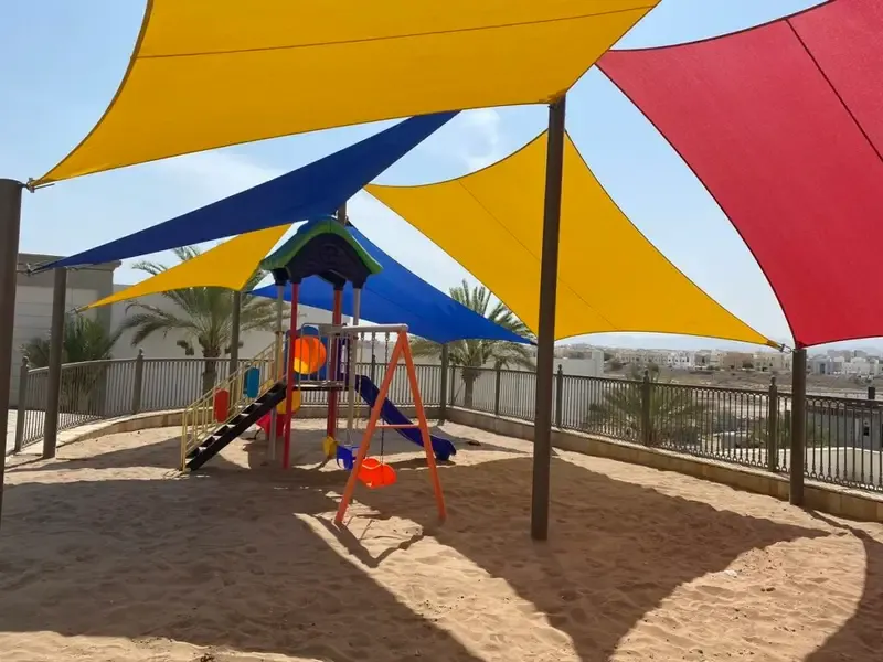 تركيب مظلات مداخل للمدارس والمنازل في حي الملز: حماية، فخامة