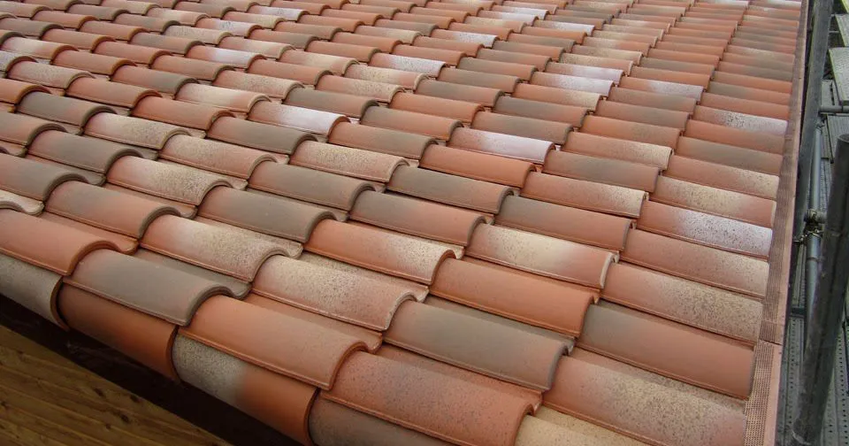 دليل تركيب قرميد الأسطح حي الصحافة والعليا: الأنواع،والاسعار