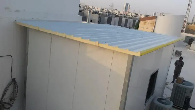 تركيب ساندوتش بنل للملاحق في حي المروج:التكلفة، الخطوات