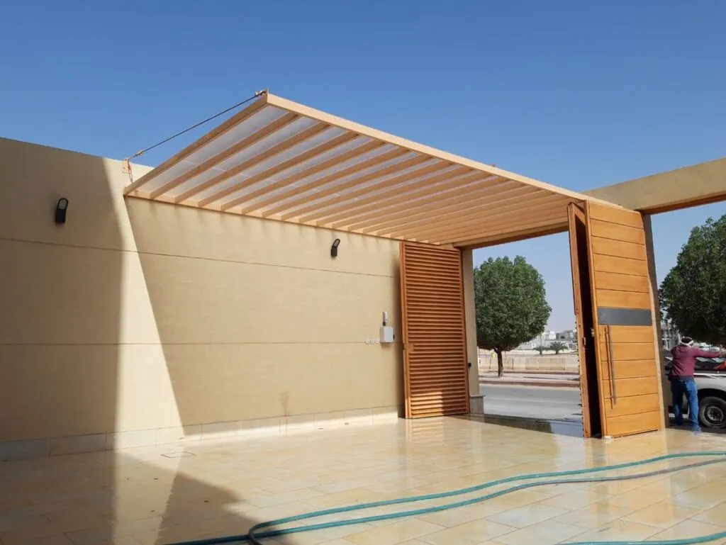 اصلاح مظلات كراج مقوسة بتثبيت آمن في حي العقيق بشمال الرياض 