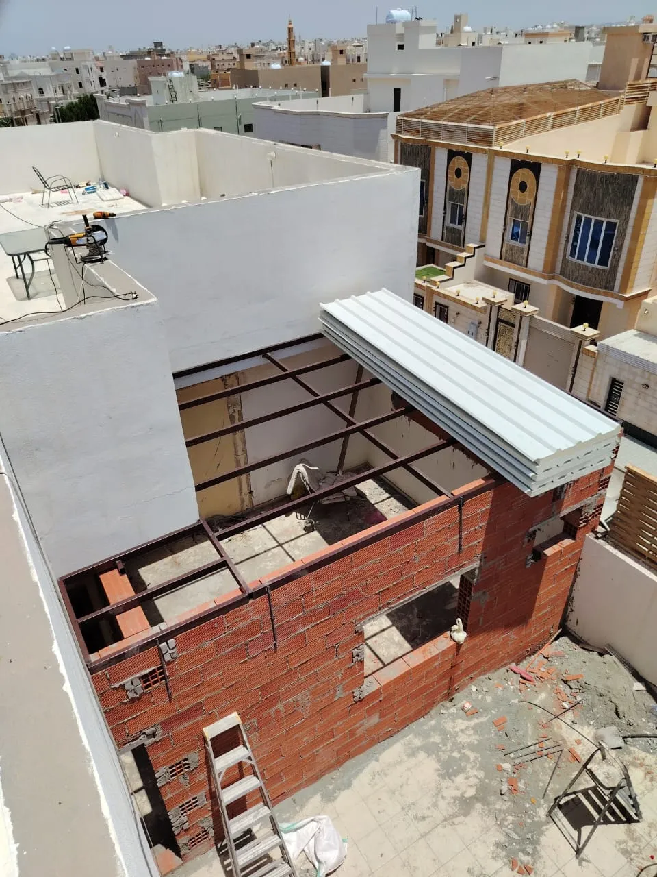 ملاحق ساندوتش بانل حي حطين الدليل الشامل للتكلفة، المميزات